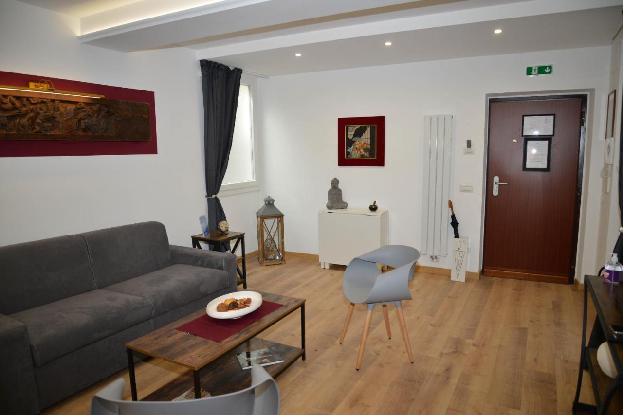 Fidia Palace Claudia'S Apartment Colosseo Rome Extérieur photo