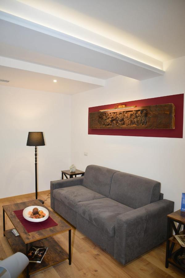 Fidia Palace Claudia'S Apartment Colosseo Rome Extérieur photo