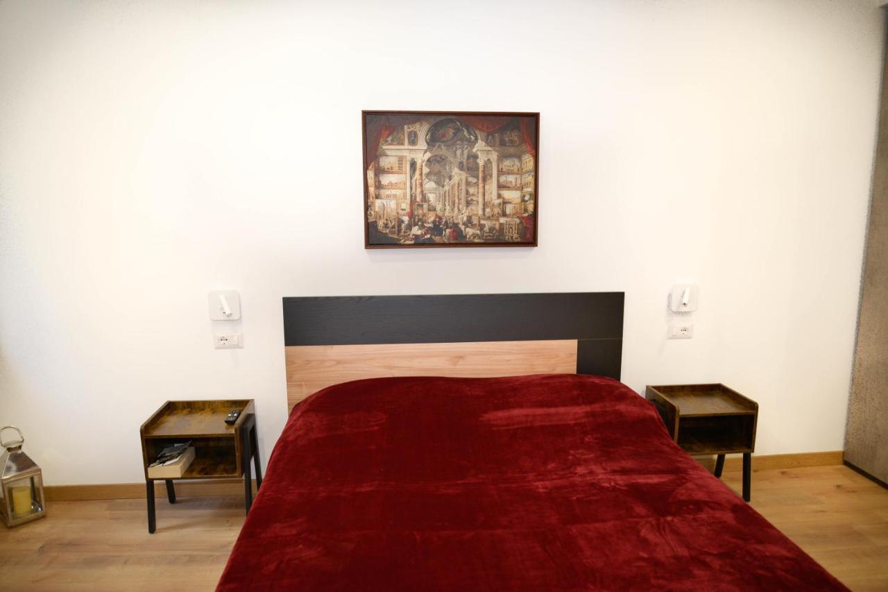 Fidia Palace Claudia'S Apartment Colosseo Rome Extérieur photo